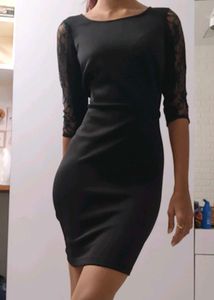 Black bodycon dress
