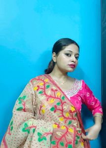 Elegant Ethnic Dhakai Jamdani saree