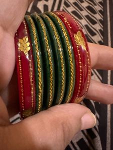 Red &amp; Green Bangle Set