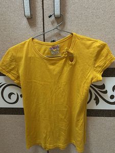 Yellow tshirt