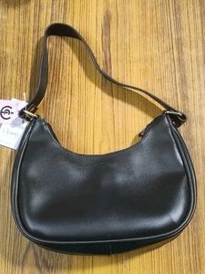 Chic Black Shoulder Bag✨️