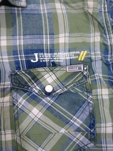 Checked back printed shirt