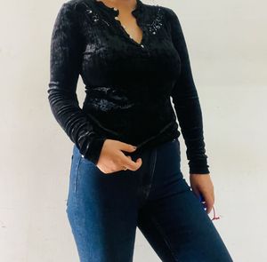 🖤 Elegant Black Velvet Top 🖤