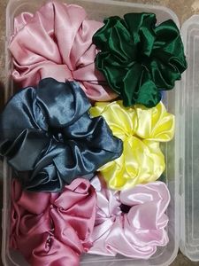12 Pics Colorful Scrunchie Set