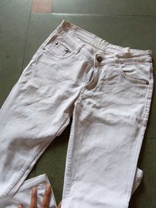 White High-Waisted Skinny Jeans