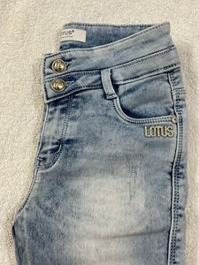 Girl&#39;s Embellished Denim Bottom Wear