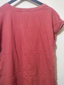 Coral &#34;V Busy&#34; Graphic Tee