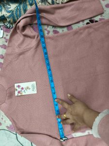 New with Tag Mock Neck sweater 36 bust