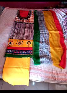 Suit Materials 2 sets of tops, pants and dupattas