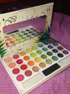 35 Color Pressed Pigment Palette