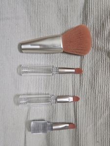 4 In 1 Make Up Brush