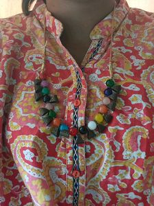 multicolour necklace one time used