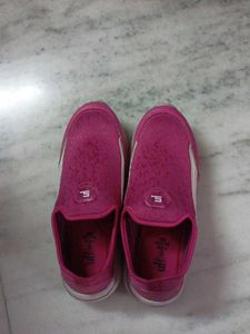Ladies Sports Shoe! Grab Now !