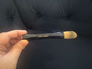 Estee Lauder Make Up Brush ( Used)