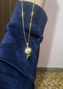 Rose Gold Necklace with pearl