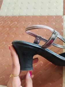Sandals With High Hill