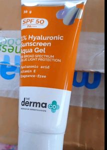 Tha Darmaco 1% Hyaluronic Sunscreen Aqua Gel