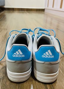 Adidas Sneakers