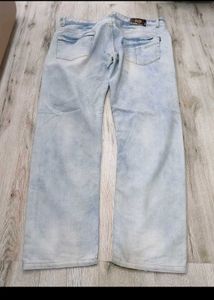 sc4947 Classic Light Wash Jeans size 40