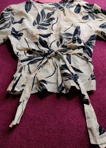 Floral Print Tie-Waist Top