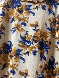 Feminine floral Top By All About You