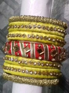 Fancy Women Glass Bangles Set