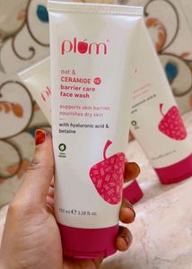 Plum Oat &amp; Ceramide Face Wash