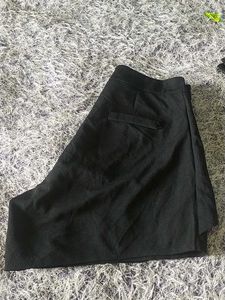 Black Skort
