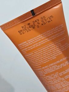 Dot &amp; Key Mango Detan Face Wash