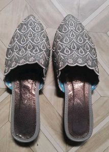 Women Desi flats 🧡