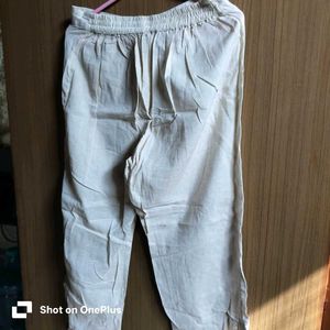 Brand new elegant white pants/legging