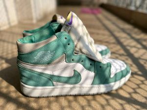 NIKE JORDANS HIGH TOP Almost New