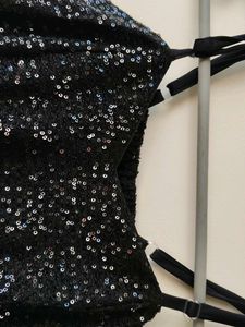 🖤 Black Sequin Crop Top – Party-Ready &amp; Sparkly A