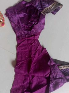 Beautiful Crepe Saree With Blouse