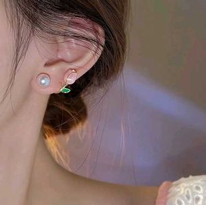 2 Korean Studs Pearl Earrings🌷