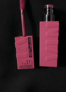Maybelline VINYL LIPSTICK Shade LIPPY.