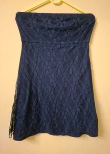 sleeveless blue dress