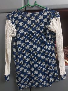 M Size Crocheted Sleeves Top