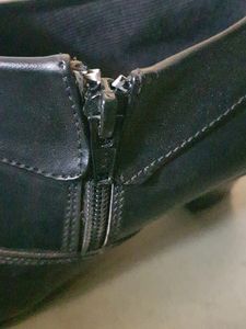 black heel shoes with zip..Almost new