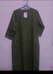 Varanga Green Embroidered Kurta