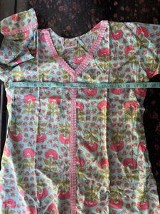 Floral pint kurta and pink legging set