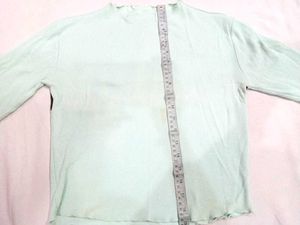 Trendy Top 💌Make Offer ✨