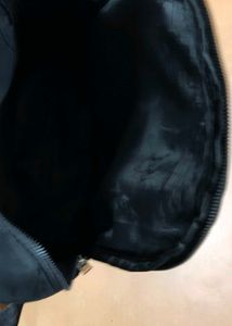 Black Backpack for Sale – Spacious, Stylish &amp; Budg