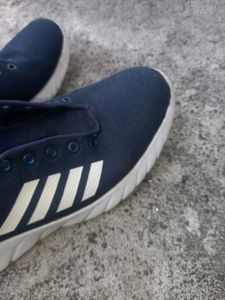Sports shoe for men