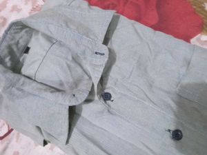 Men&#39;s Casual Shirts (2)
