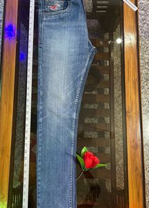 Hollister 🦅 Brnd Jeans 👖 Deal