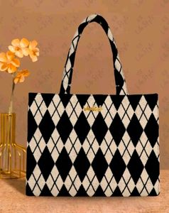Chic Tote Bag