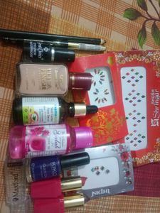 Makeup Bundle(Pack Of 12)