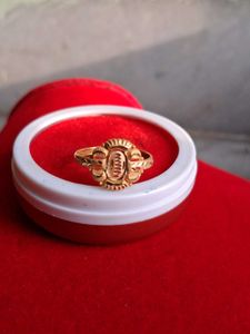 Elegant Gold Ring