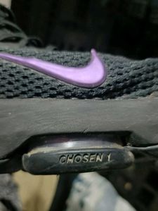 Nike LeBron Witness 4 Size 9 Black/Purple like new